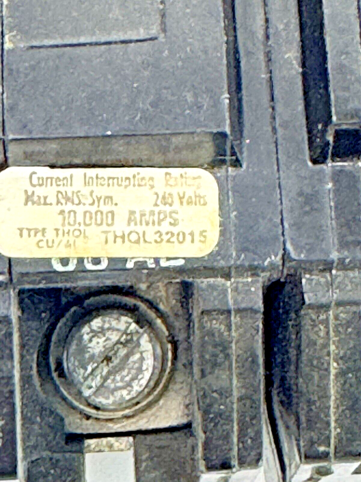 GE - THQL32015 - COMMON TRIP CIRCUIT BREAKER - 3 POLE, 15 A, 240 VAC