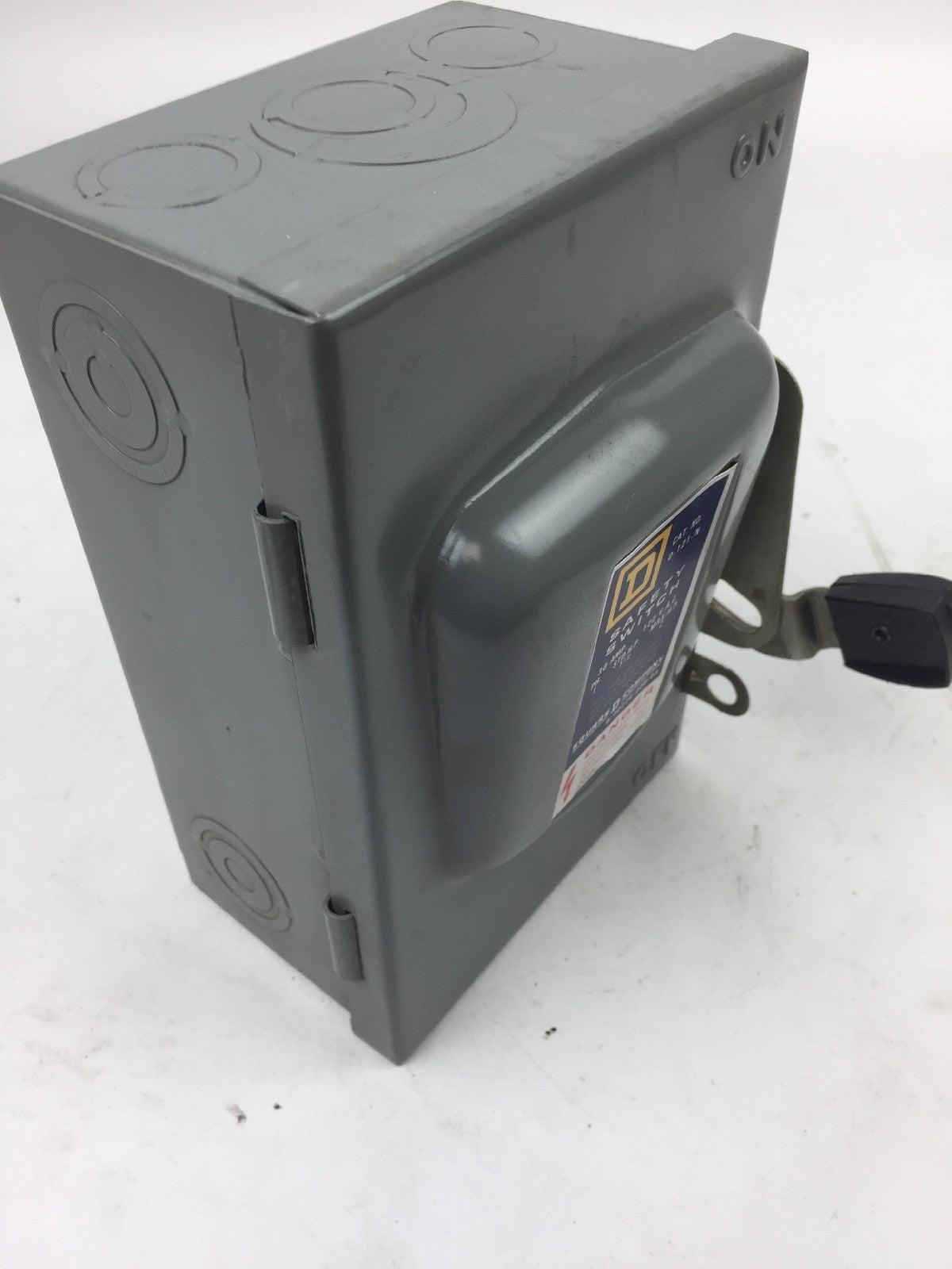 SQUARE D D-121-N SAFETY SWITCH 30 AMP 120 V.A.C. PH 1 STD H.P. 1 1/2 MAX H.P. 2