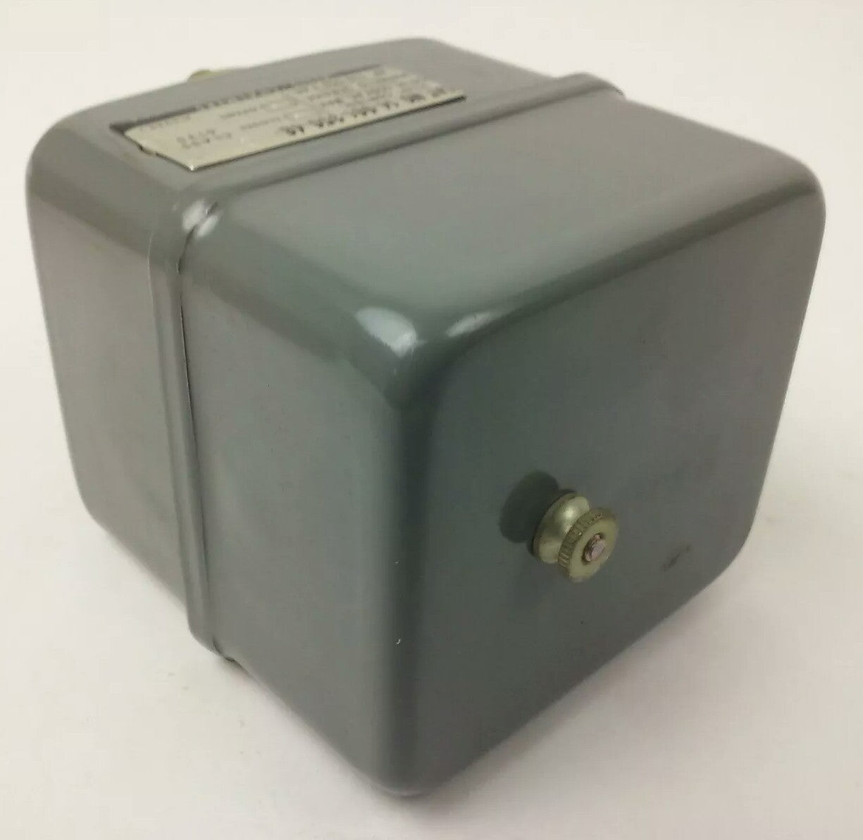 ALLIS CHALMERS  CLASS 6135 14-961-350-48-115 PRESSURE SWITCH, 550V,NEW SURPLUS,