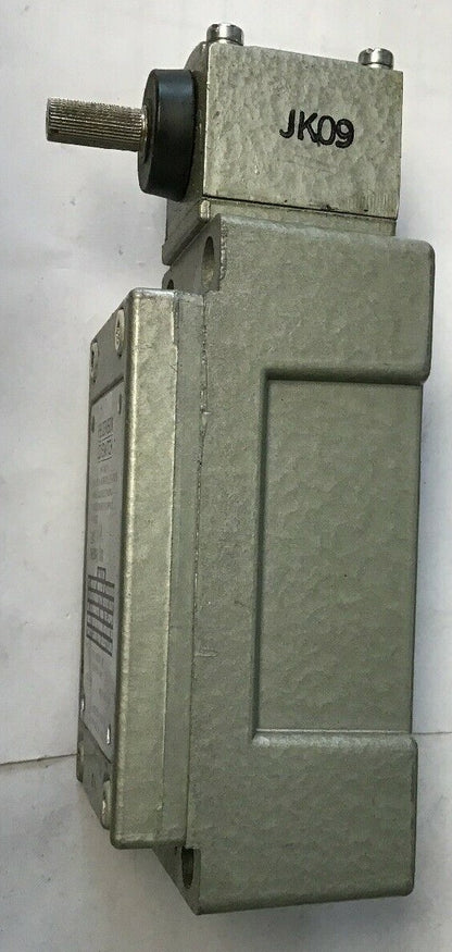 GOULD EX4 JK09 R.B.DENISON LOXSWITCH NEMA B300
