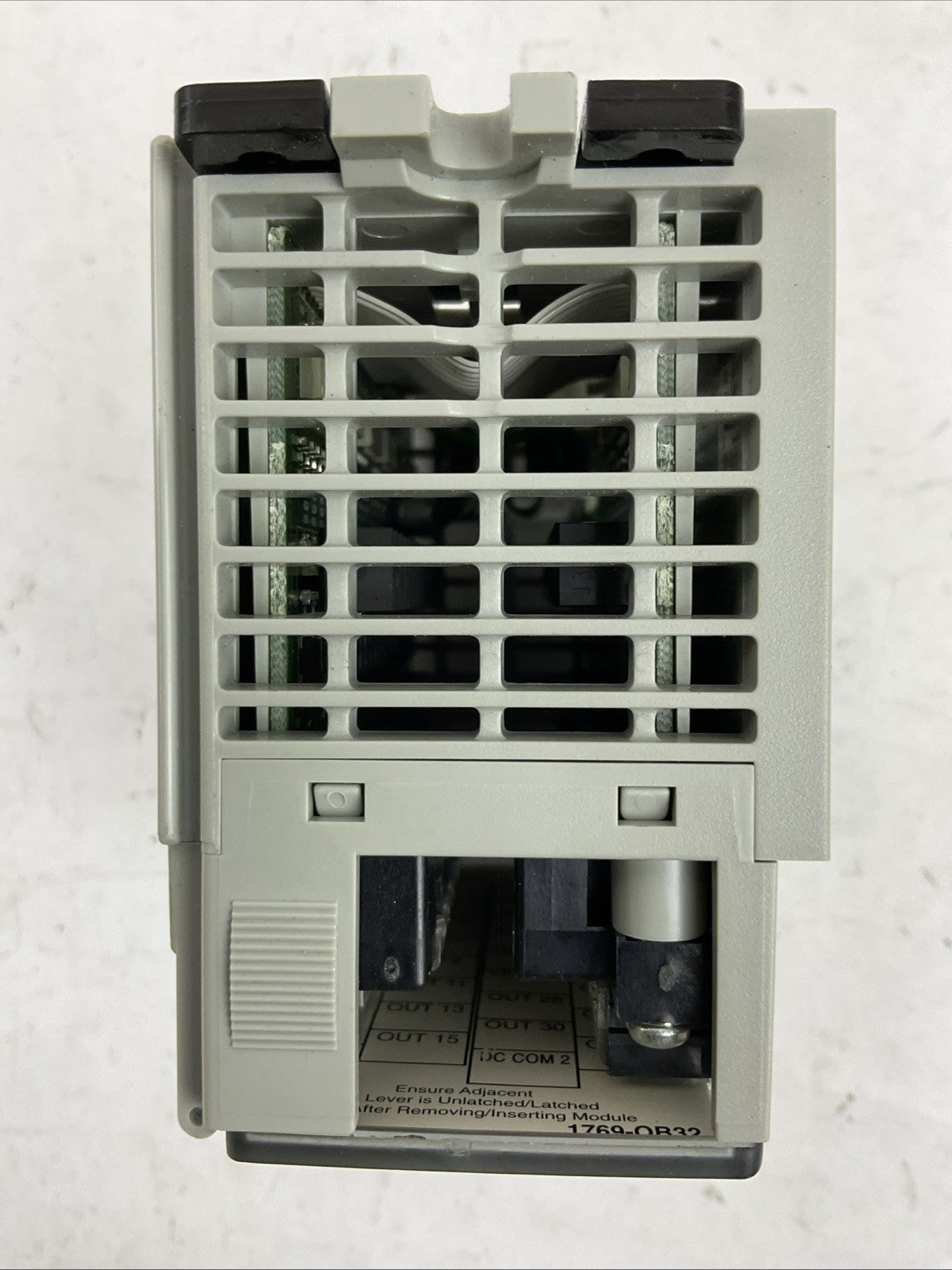ALLEN BRADLEY 1769-OB32 SER A F/W REV 3.1 DIR/VER 95320754/04 32PT 20.4-26.4VDC