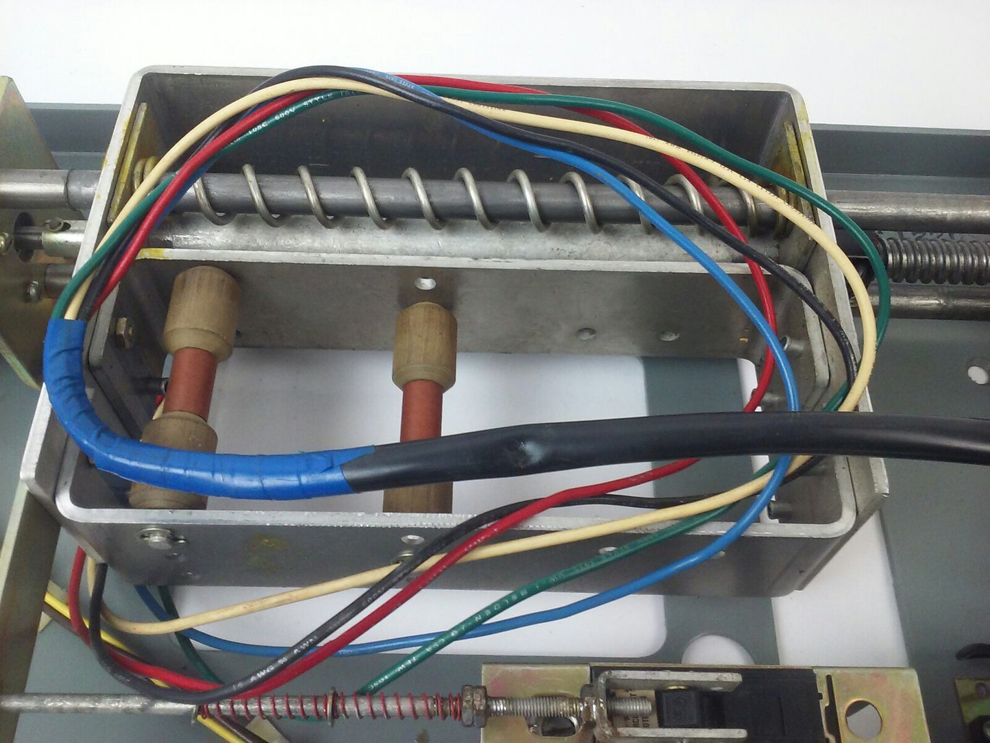 WESTINGHOUSE PC32000FM 3P 600V, MOTOR OPERATER 5661D52G01 TYPE PC 120V 2P OR 3P