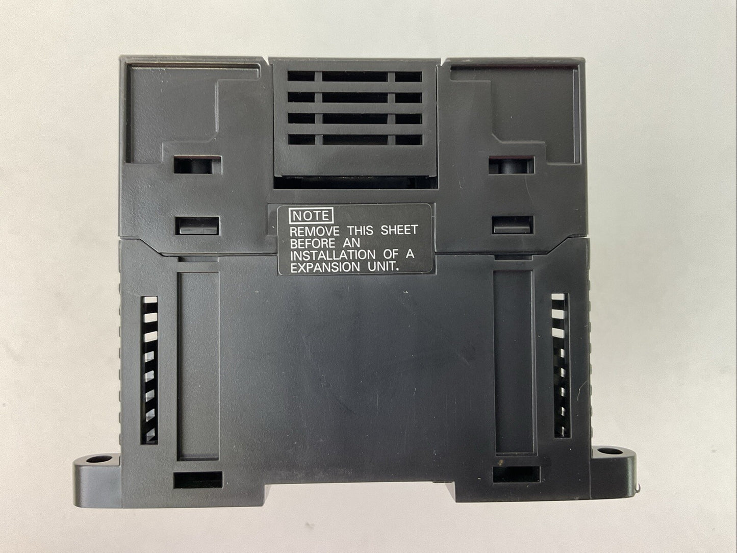 OMRON CP1H-XA40DR-A PROGRAMMABLE CONTROLLER VER 1.2 SOURCE 100-240VAC OUT 24VDC