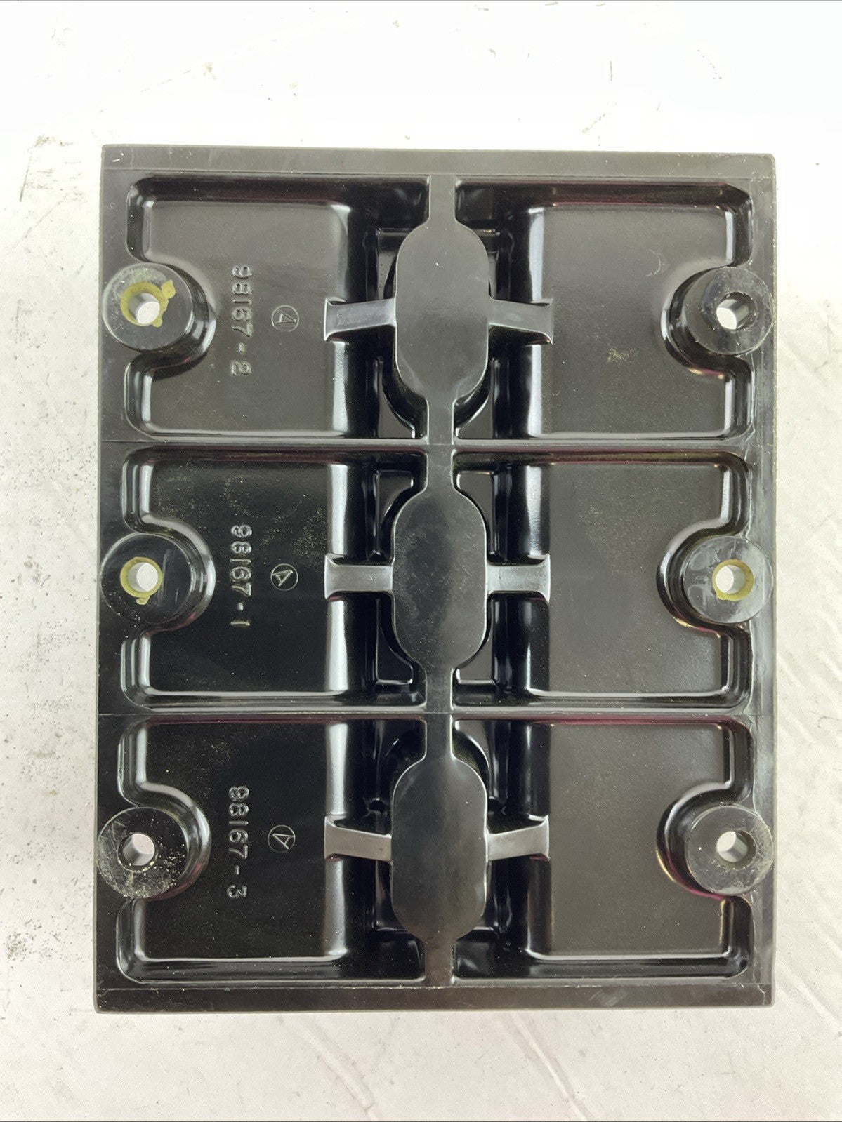 ALLEN BRADLEY 1492-PD3183 POWER TERMINGAL BLCK 600V 335A