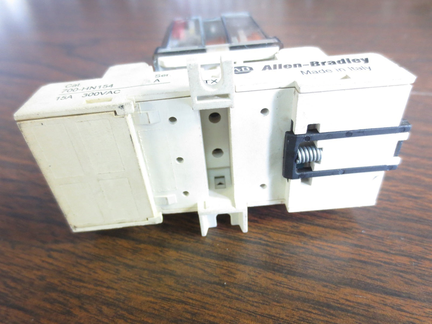 ALLEN-BRADLEY 700-HB32A1-4 Ser. D RELAY + 700-HN154 SOCKET / BASE