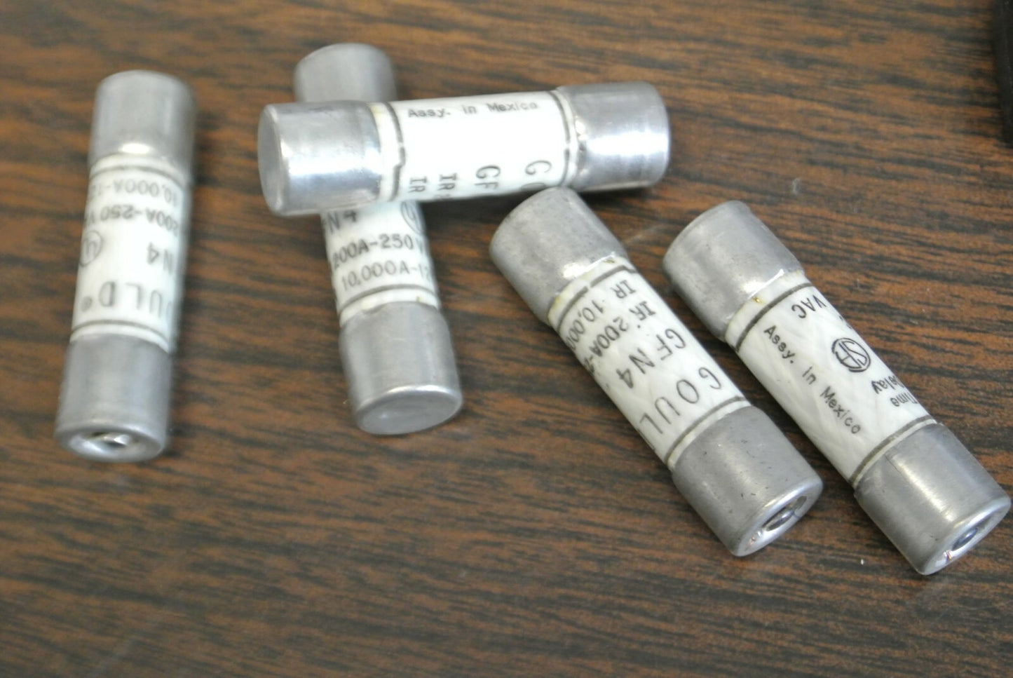 LOT of 5 / GOULD GFN4 TIME-DELAY FUSES / 4A / 250VAC  GFN 4