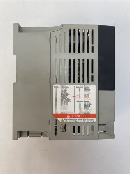 ALLEN BRADLEY 22A-D1P4N104 POWER FLEX 4 SER A OUTPUT 0-460VAC INPUT 380-480VAC