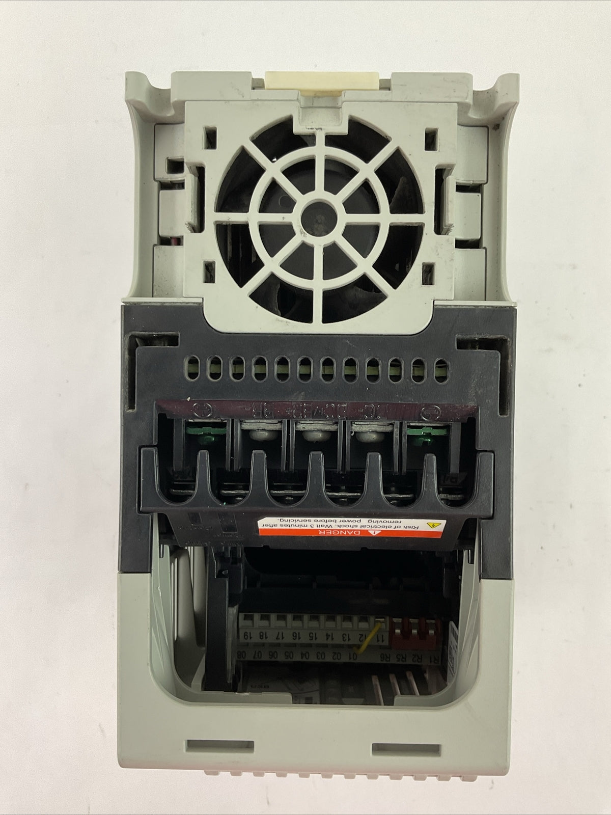 ALLEN BRADLEY 25B-D010N114 AC DRIVE FRN 5.001 SER A OUTPUT 0-460VAC