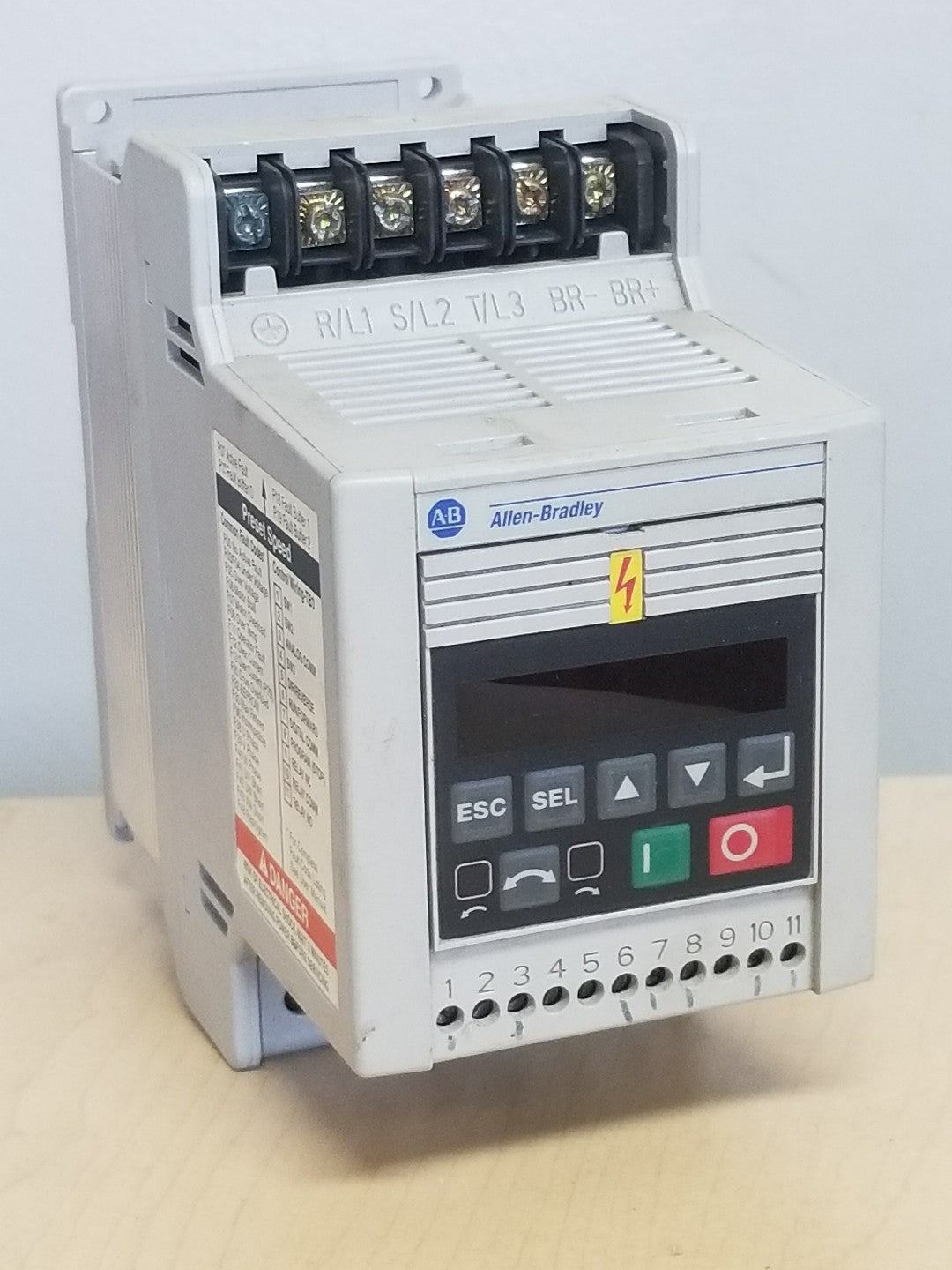 Allen Bradley Preset Speed 160-AA02NPS1  FRN: 7.04 0.37KW 0.5HP