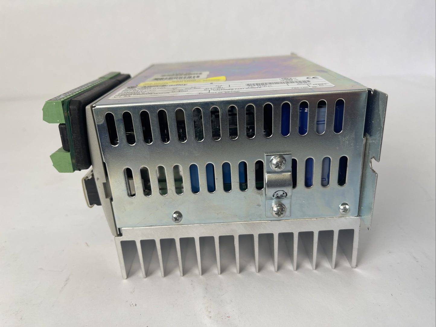 ALLEN BRADLEY 2098-DSD-010X AC DRIVE 120/240VAC SER C FIRMWARE VERSION V1.53 W/