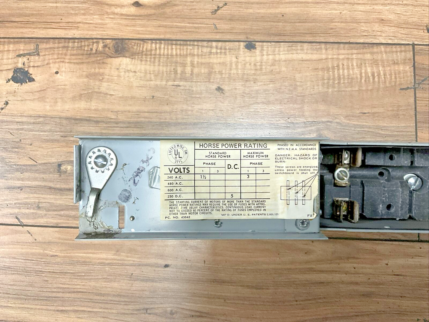 I-T-E V7A2211LR  VACU-BREAK FUSIBLE PANELBOARD SWITCH 250V, 30A