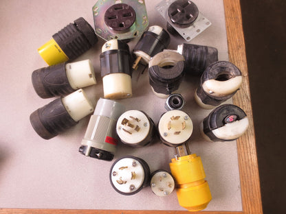 MIXED LOT of ELECTRICAL PLUGS and RECEPTACLES - VERY GOOD - LOT of 18