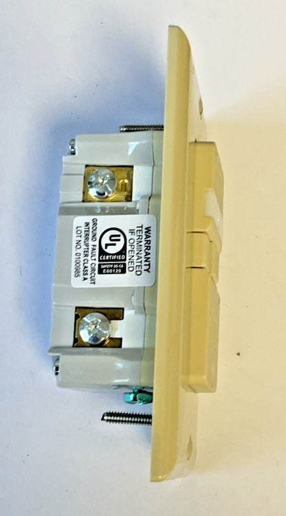 EATON TRSGFNL20 SELF-TEST RECEPTACLE W/NIGHTLIGHT 20A 125VAC