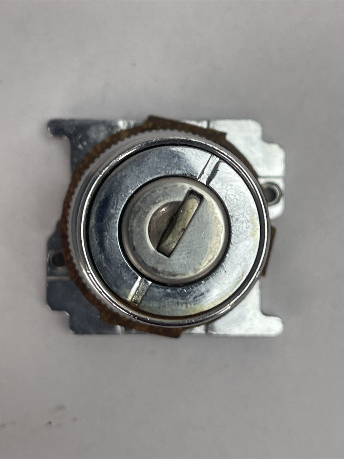 CUTLER HAMMER 10250T15222 SELECTOR KEY SWITCH 3 POSITION