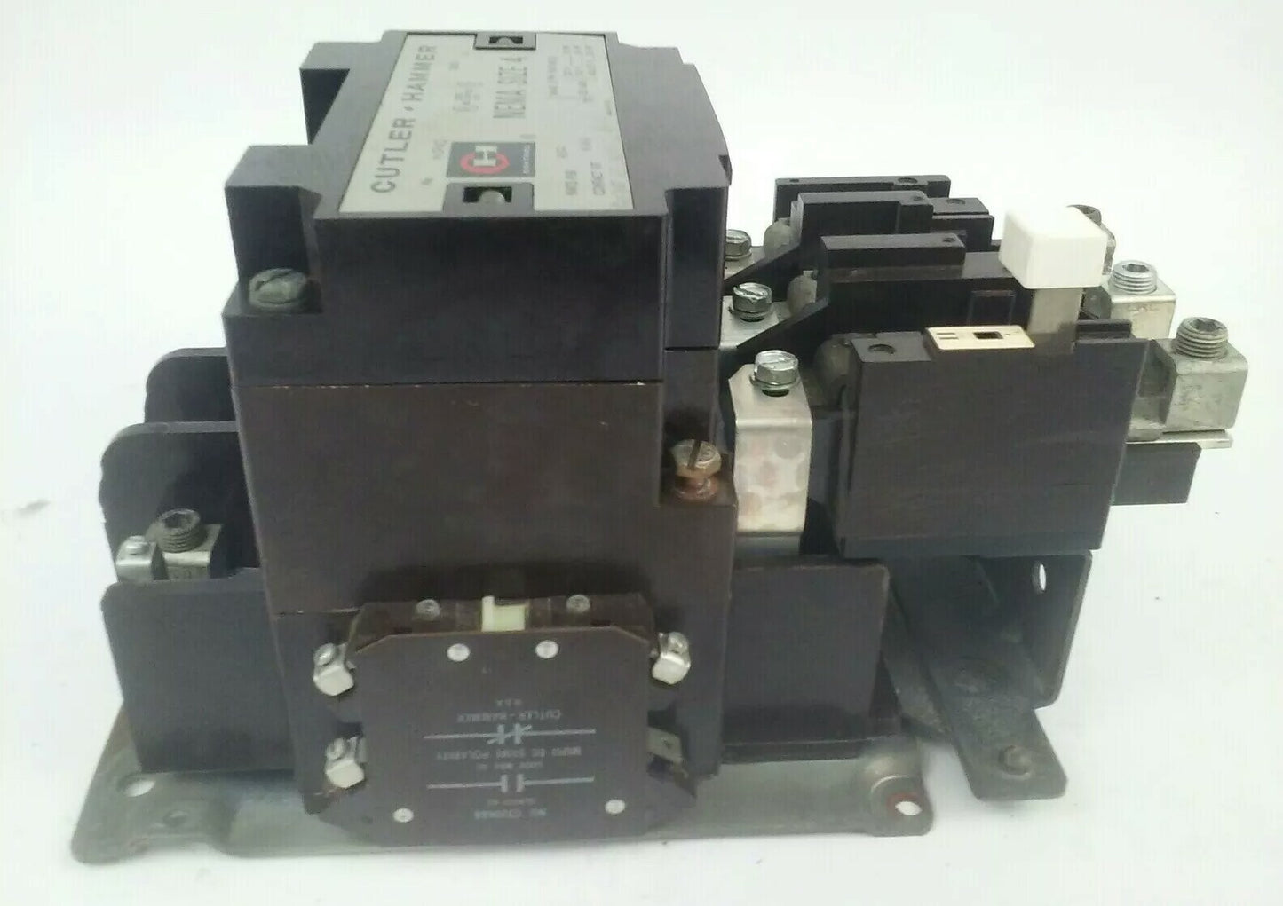 CUTLER HAMMER A10FN0 SER. A1 STARTER SIZE 4 3P 135A 575V 100HP 120V COIL C320KB8