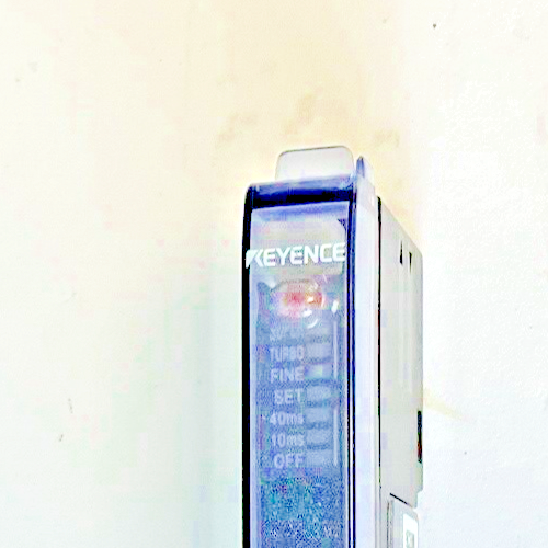 KEYENCE FS-V11P FIBER OPTIC SENSOR 24VDC