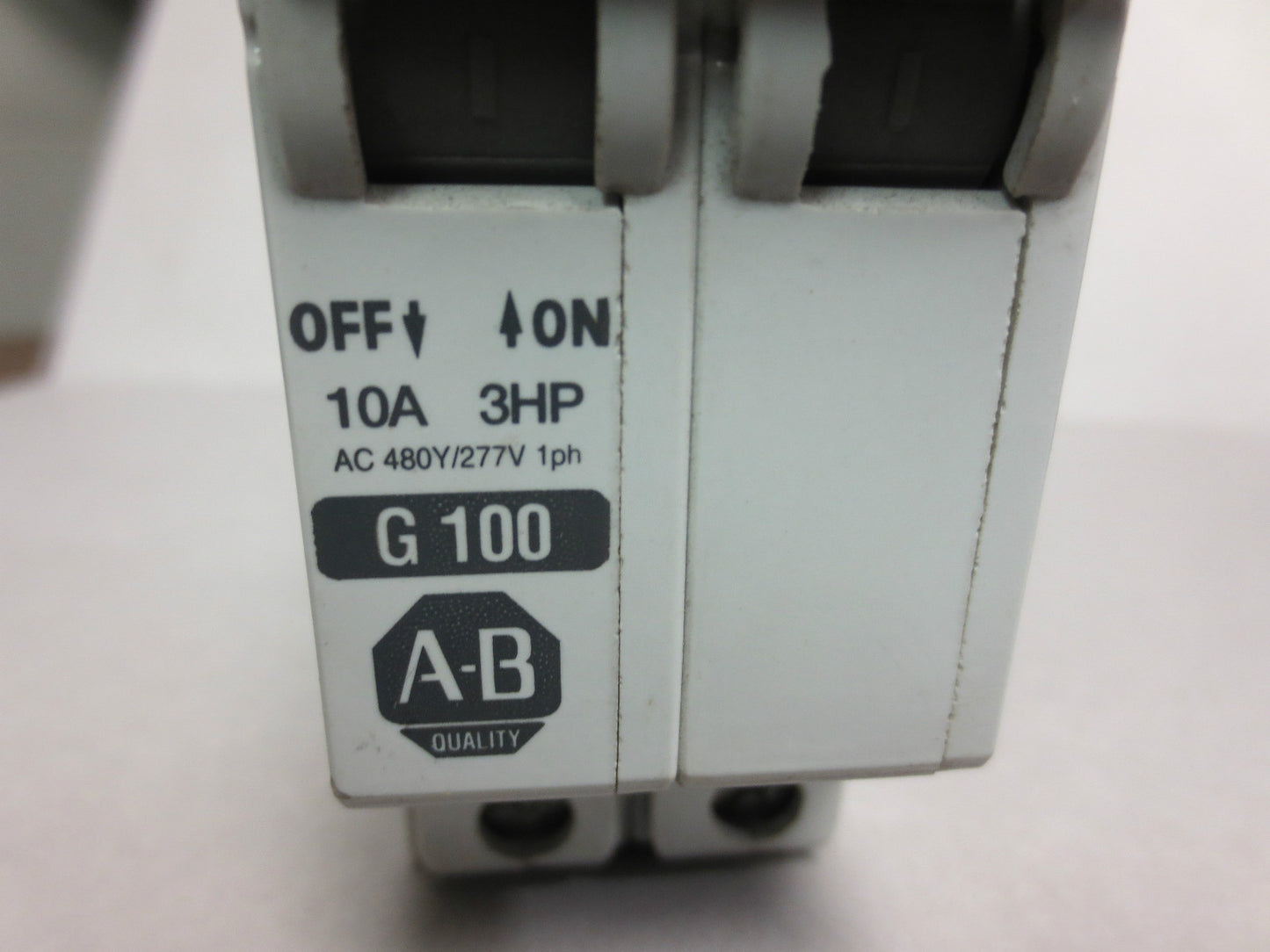 ALLEN-BRADLEY 1492-CB2 Ser. C - 2-POLE CIRCUIT BREAKER, 10A, 3HP