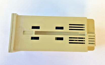 OMRON E5EW-R1KJ TEMPERATURE CONTROLLER 240VAC 50/60HZ 8VA 3A