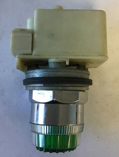 SQUARE D  PUSH BUTTON GREEN CAP KM35LG LIGHT MODULE 24-28VAC-DC