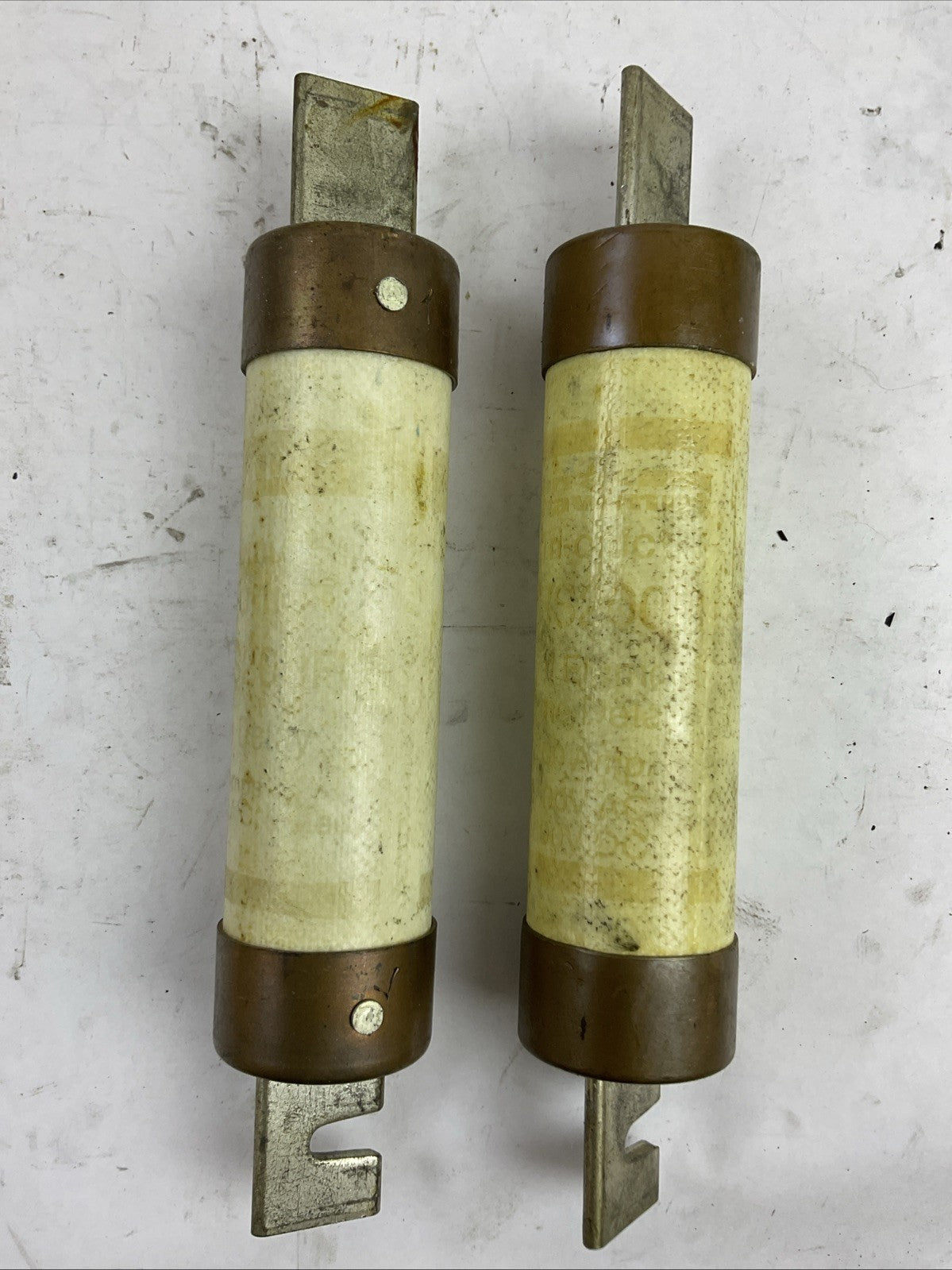 GOULD FERRAZ SHAWMUT TRS200R TRI-ONIC TIME DELAY RK5 FUSE 600VAC 200A (LOT OF 2)