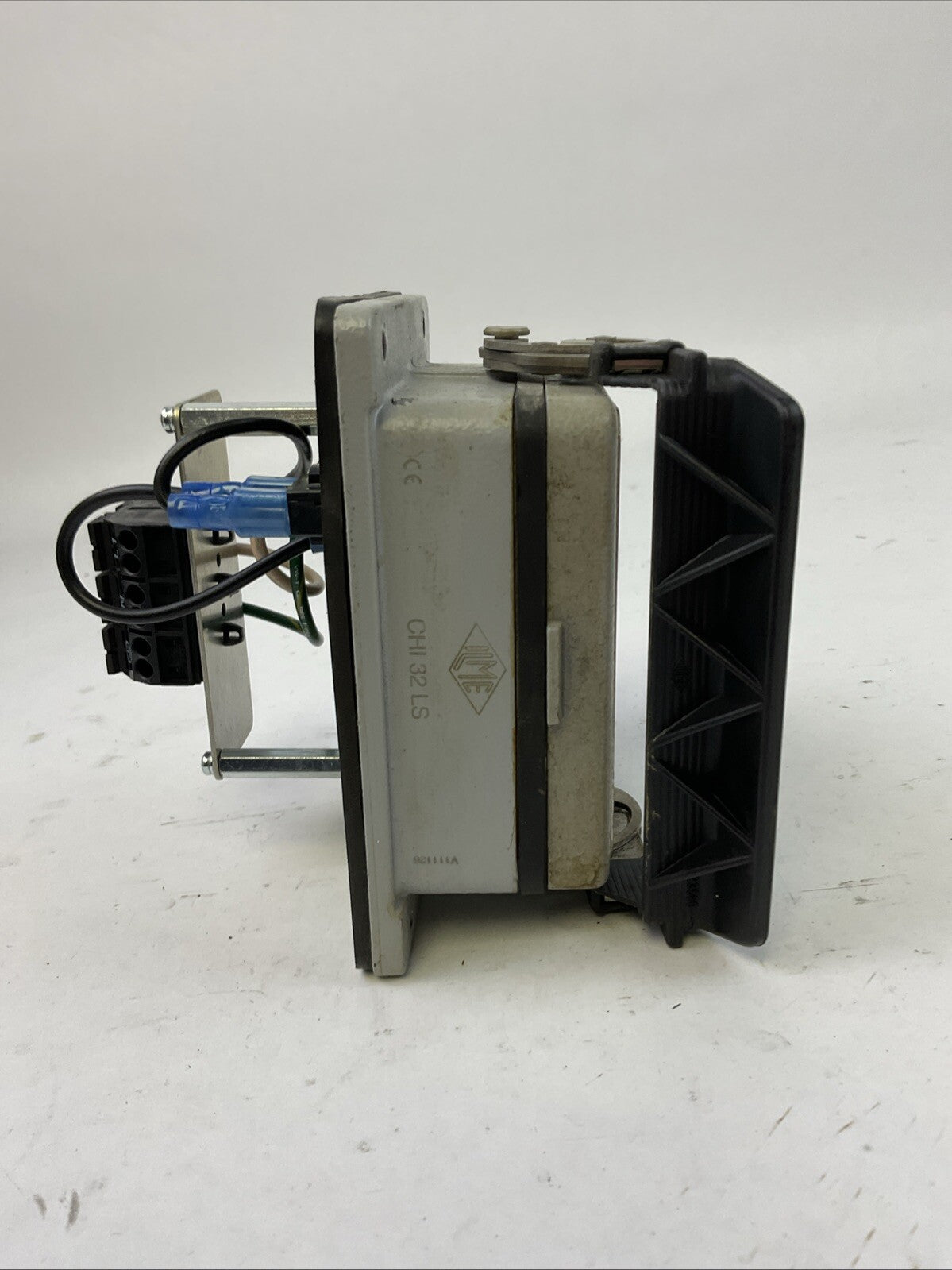 MENCOM GF-RJ45-R-32 PROGRAMMING DEVICE INTERFACE CONNECTOR 115VAC