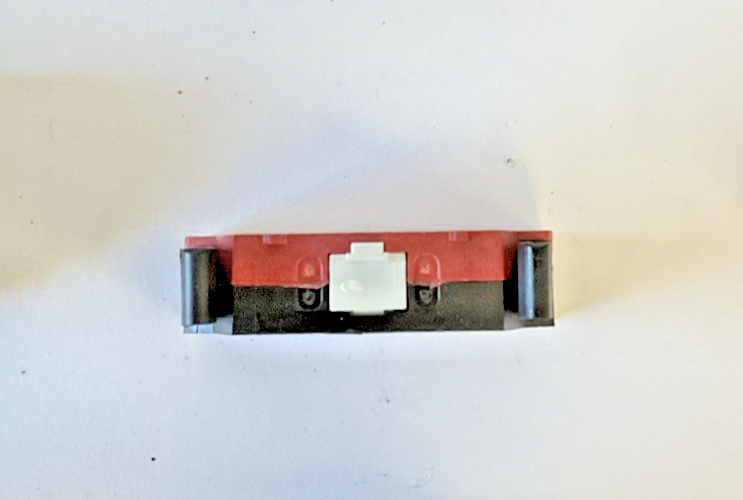 ALLEN BRADLEY 800E-3X01 CARTRIDGE AND LATCH SER.A 690VAC***LOTOF4***