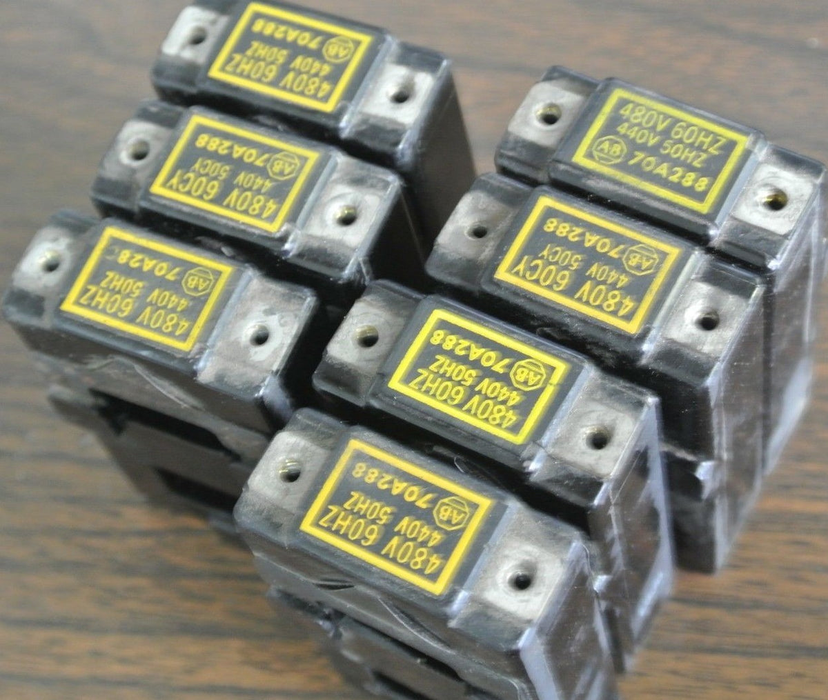 ALLEN-BRADLEY 70A288 COIL SIZE 0 440-480V, 50-60Hz  NEW SURPLUS  NO SCREWS LOT/7