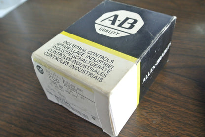 ALLEN-BRADLEY 700-RM210A1 - TYPE RM AC RELAY, OPEN - 115/120V, 60Hz NEW SURPLUS