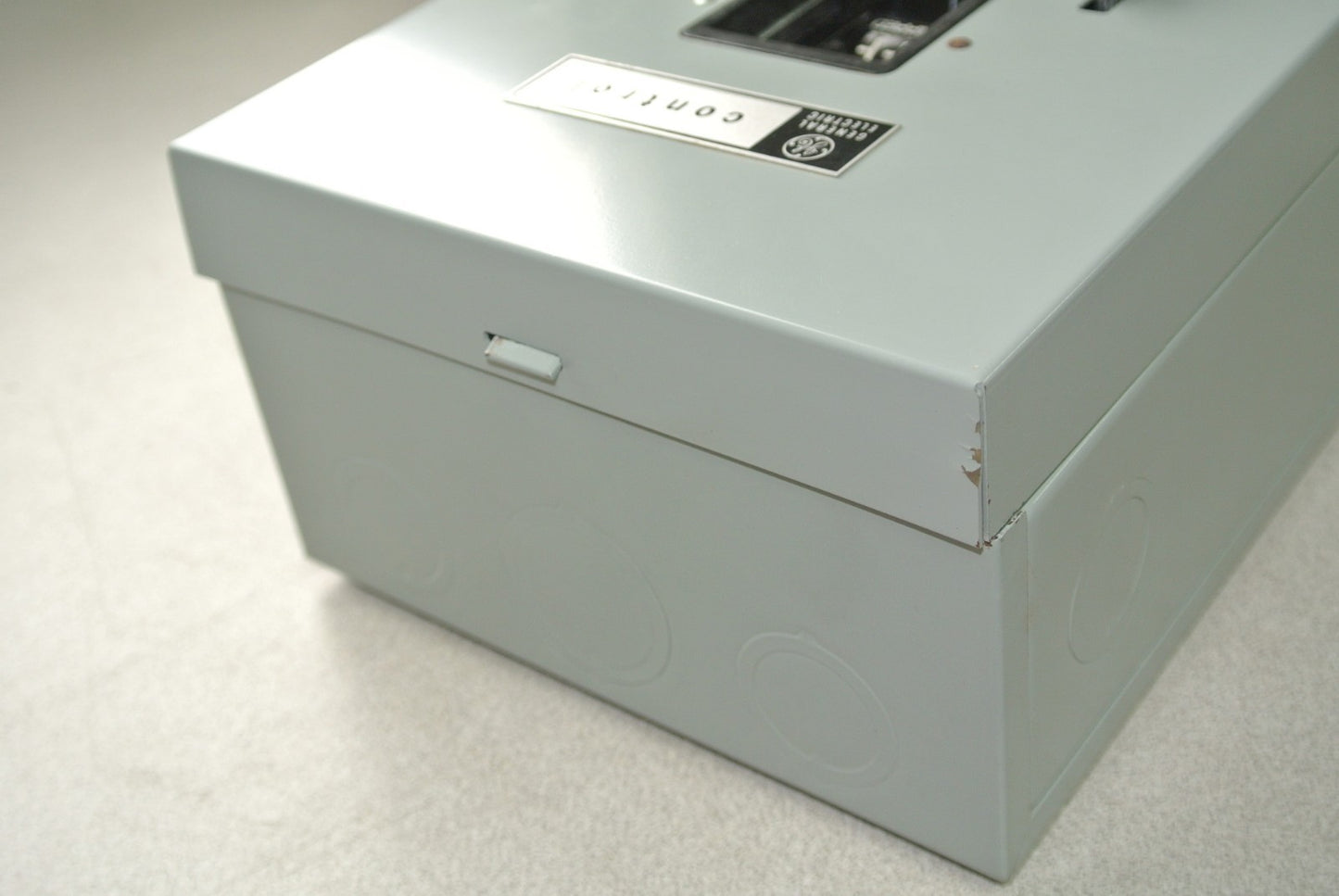 GE CR1062S5A - MANUAL MOTOR STARTER / TOGGLE SWITCH in ENCLOSURE / NEW SURPLUS