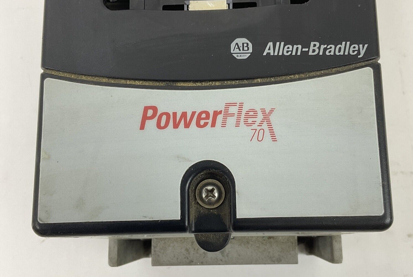 ALLEN BRADLEY 20AD2P1A0AYNNNNN POWERFLEX 70 MOTOR DRIVE SER.A 1HP 3PH
