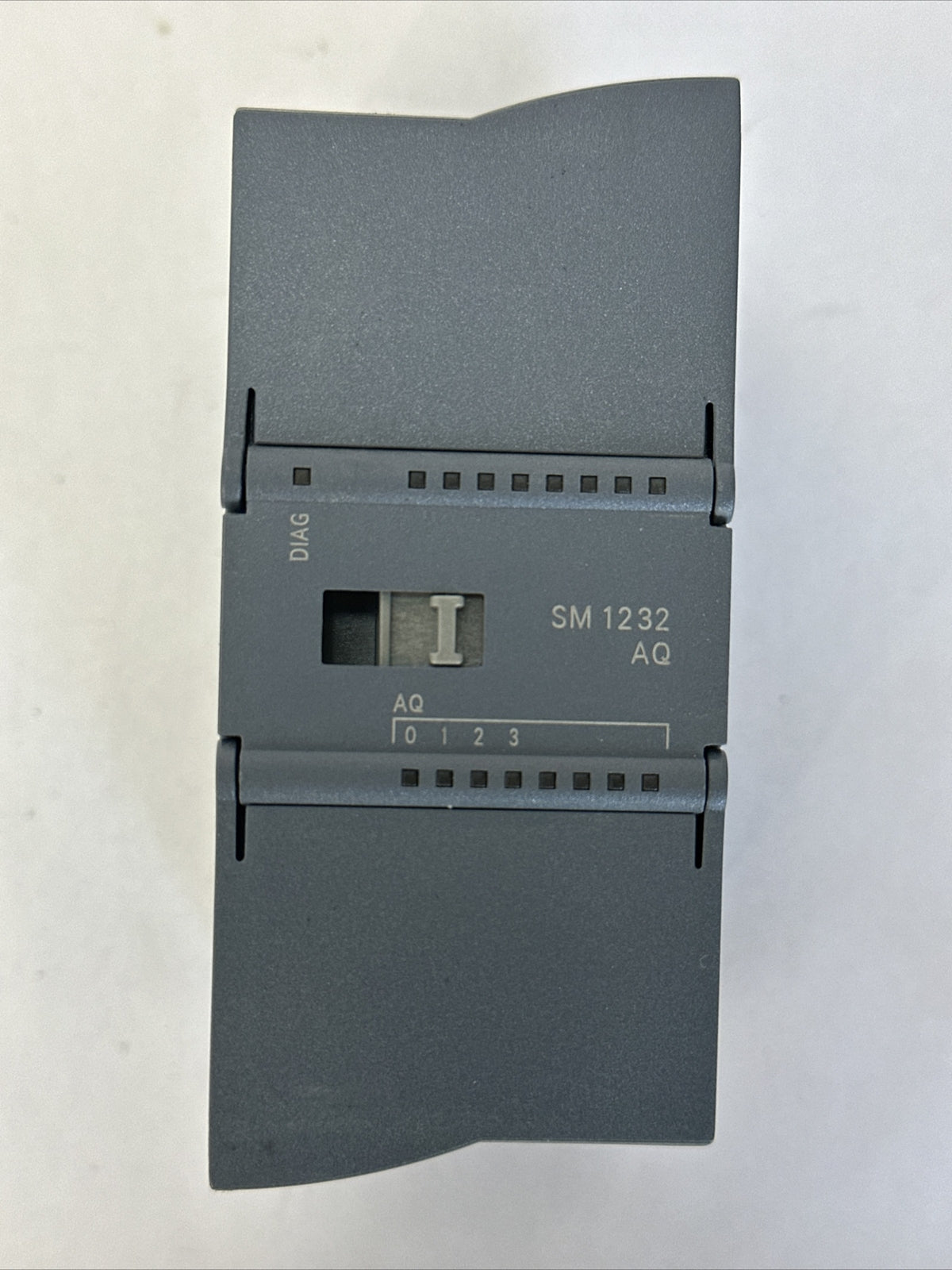SIEMENS 6ES7 232-4HD30-0XB0 SIMATIC S7-1200 ANALOG OUTPUT MODULE SUPPLY 24VDC