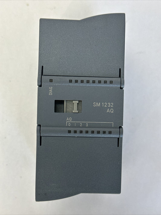 SIEMENS 6ES7 232-4HD30-0XB0 SIMATIC S7-1200 ANALOG OUTPUT MODULE SUPPLY 24VDC