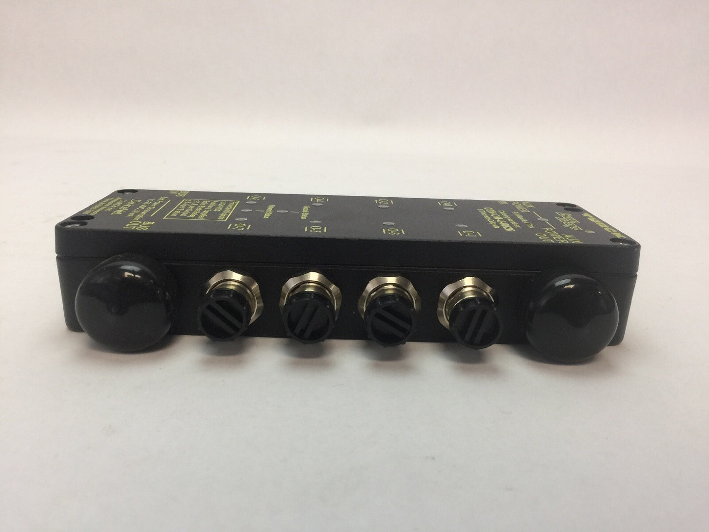 TURCK CDN-OM-8-0026 NETWORK STATION PROTECTED OUTPUT 18-26VDC 9A MAX BUS THRU