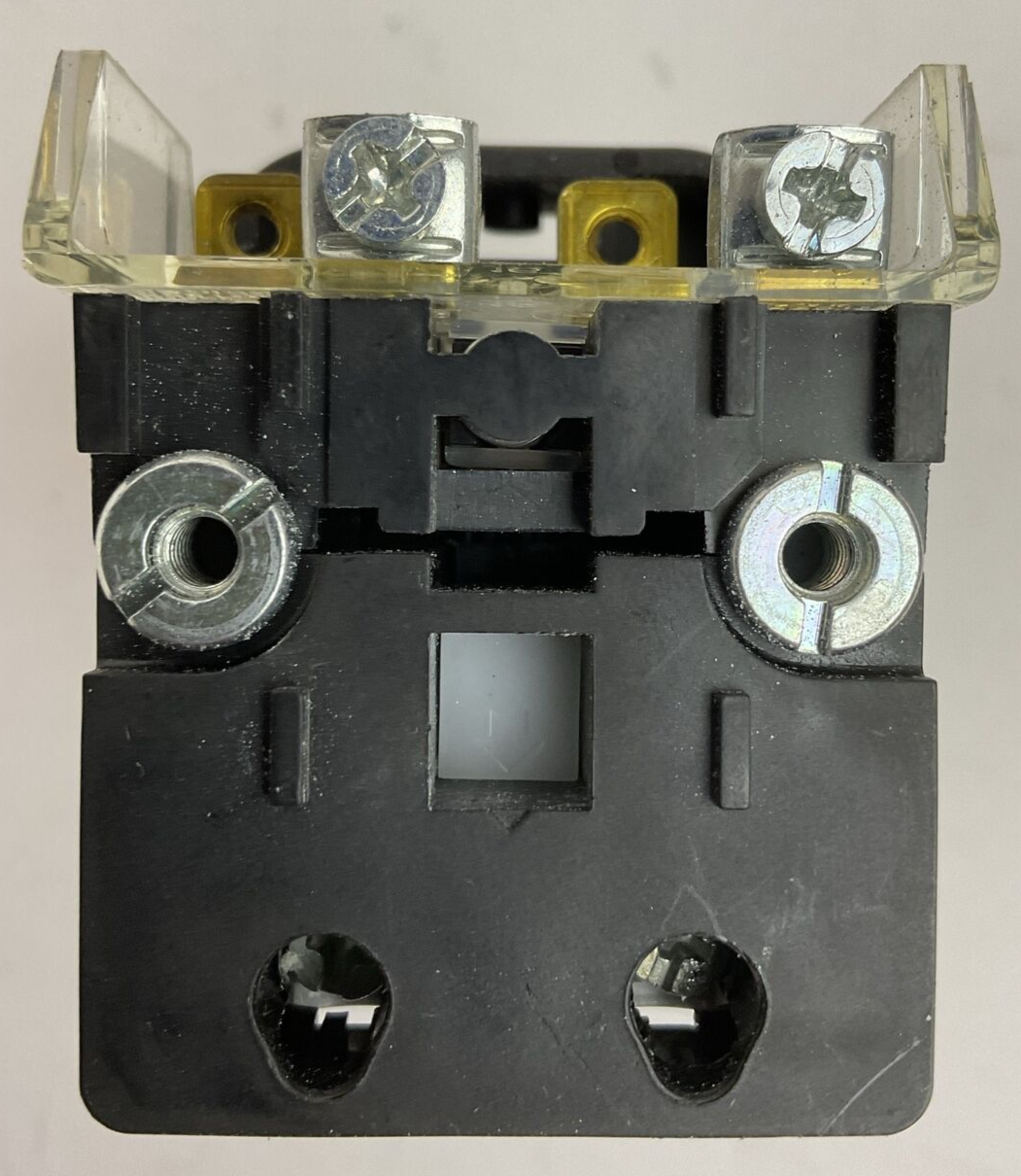 ALLEN BRADLEY 800T-QBH2A SER U ILLUMINATED PUSH BUTTON 12..130V 800TC-N374 SER A