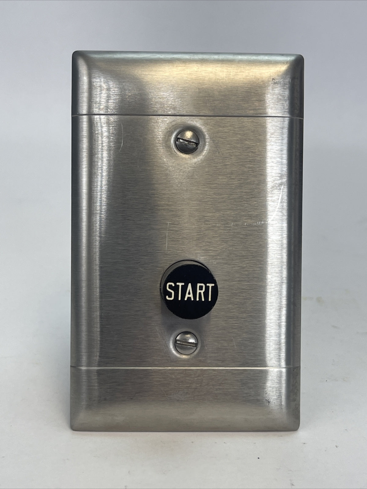 SQUARE D 9001 BF-19 START STANDARD DUTY PUSH-BUTTON STATION 600 VAC/VDC SERIES A