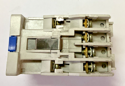 CUTLER HAMMER CE15ANS3 SER.B1 CONTACTOR 7A 600V