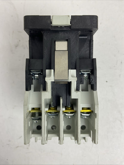 EATON CE15CNS3 SER B1 600VAC 12A 3PH 10HP CONTACTOR 120V 60HZ 110V 50HZ COIL