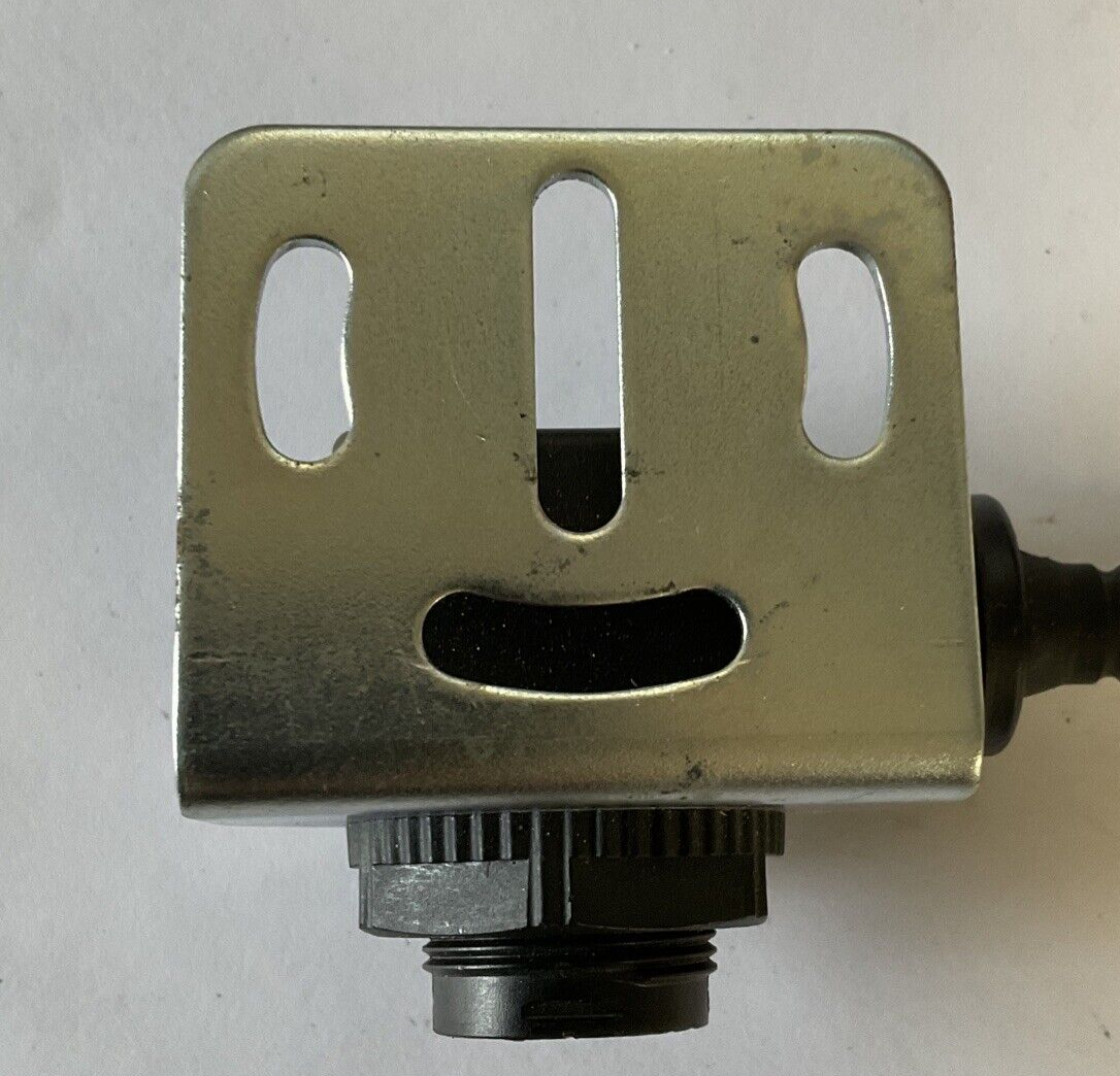 ALLEN BRADLEY 42EF-D1JBAK-F4 PHOTOSWITCH  DIFFUESE SENSOR 0.5MM 11-30VDC  SER.A