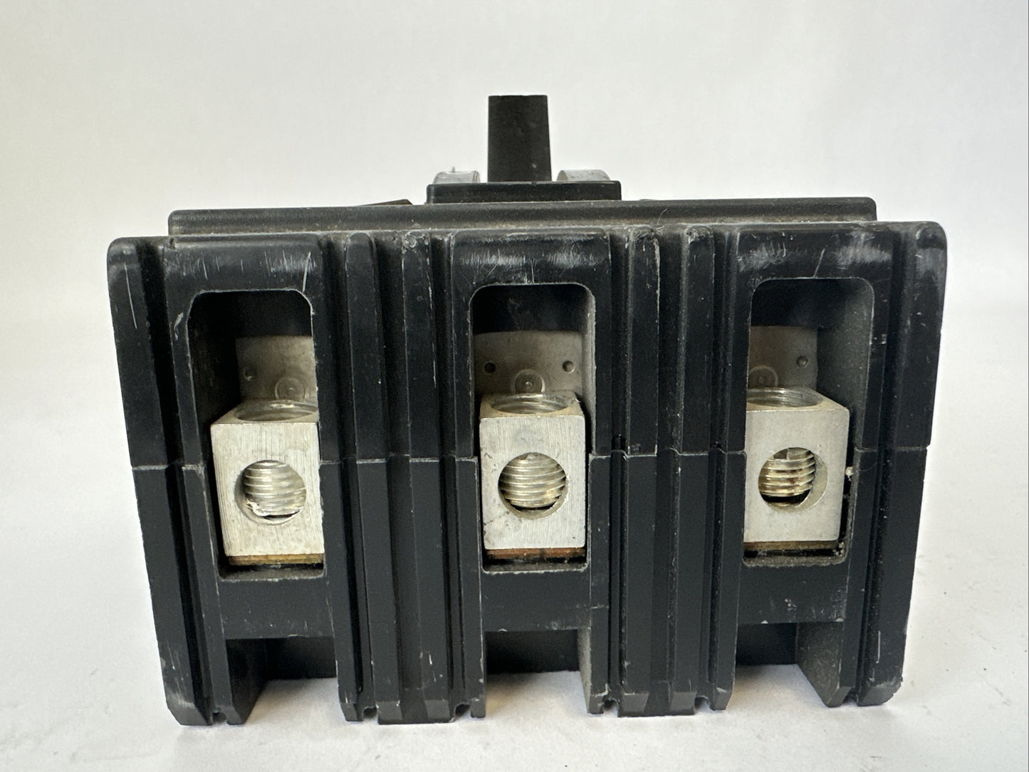 SQUARE D FAL32070 SERIES 2 CIRCUIT BREAKER 70AMP 240VAC 250VDC 3POLE THERMAL-