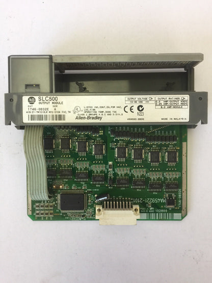 ALLEN BRADLEY 1746-0B32E OUTPUT MODULE 10-30VDC SER A SLC500