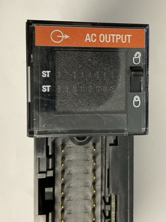 ALLEN BRADLEY 1756-OA16I CONTROLLOGIX  D/O MODULE 24VDC 240VAC**W/O TERMINALS**