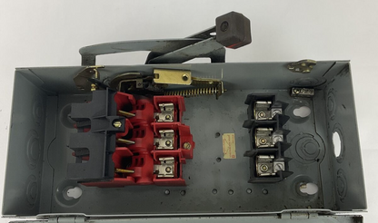 SQUARE D CH361 ENCLOSED SWITCH  30A 600VAC  FUSIBLE SER.E1