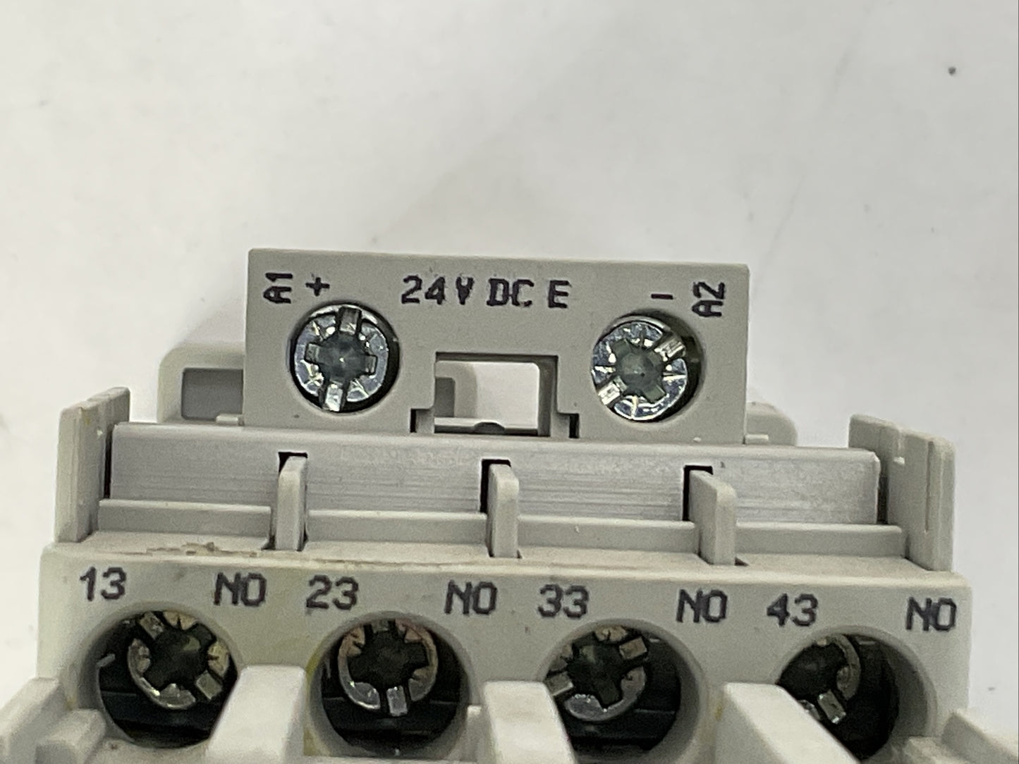 ALLEN BRADLEY 700-CF400E* SER A 600VAC COIL 24VDC CONTACTOR 100-F SER A