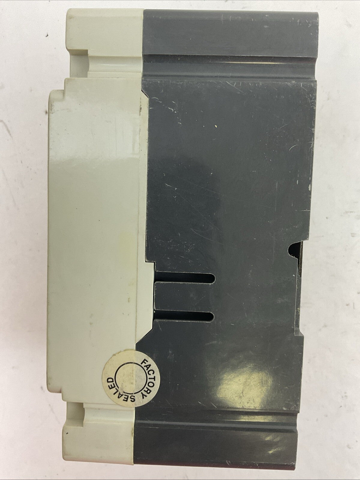 CUTLER HAMMER FD3100L CIRCUIT BREAKER 100AMP 600VAC 250VDC 3POLE FD 35k