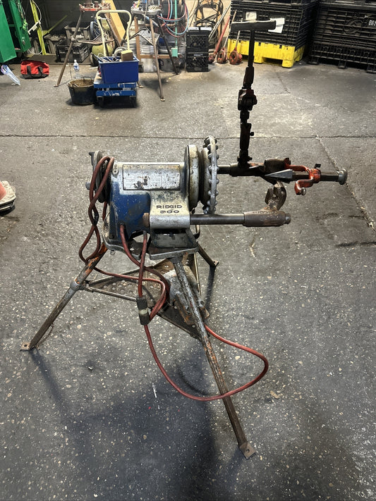 RIDGID 300 PIPE THREADER