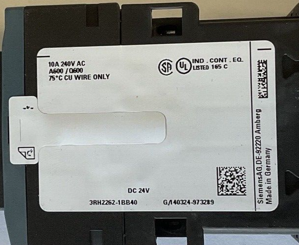 SIEMENS 3RH2262-1BB40 CONTACTOR 24VDC  50HZ