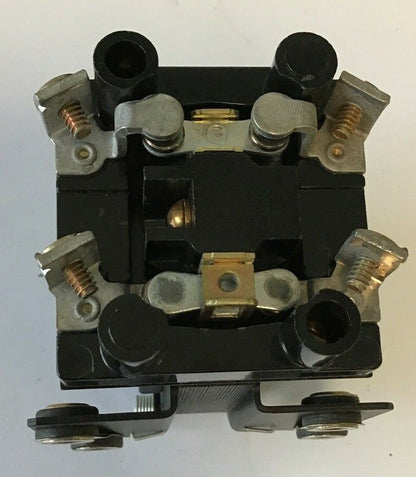 ALLEN BRADLEY 700-C110A1 SER.B CONTROL RELAY