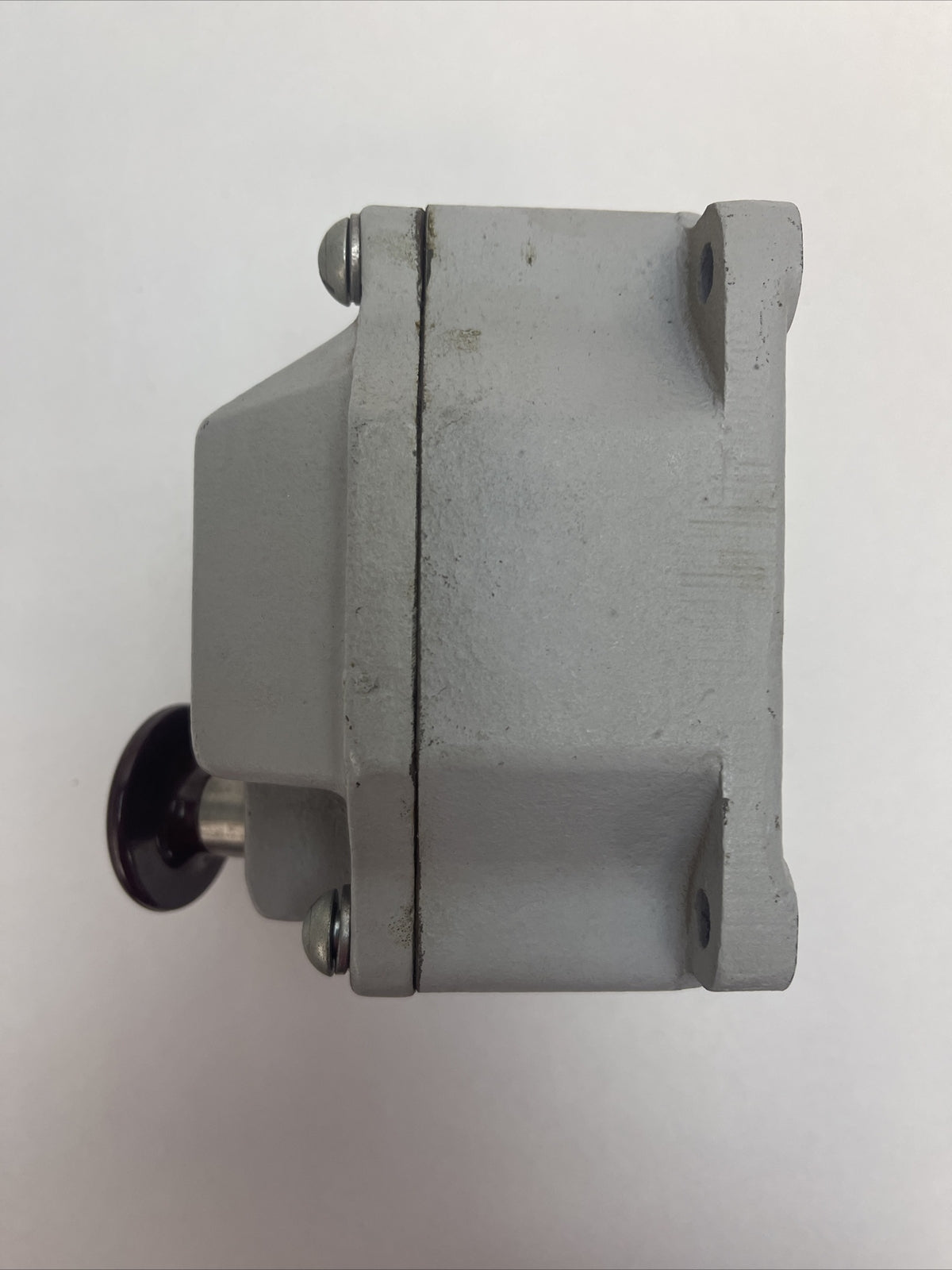 SQUARE D CLASS 9001 TYPE GR17 PUSHBUTTON STOP STATION 600V