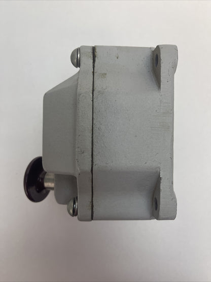 SQUARE D CLASS 9001 TYPE GR17 PUSHBUTTON STOP STATION 600V
