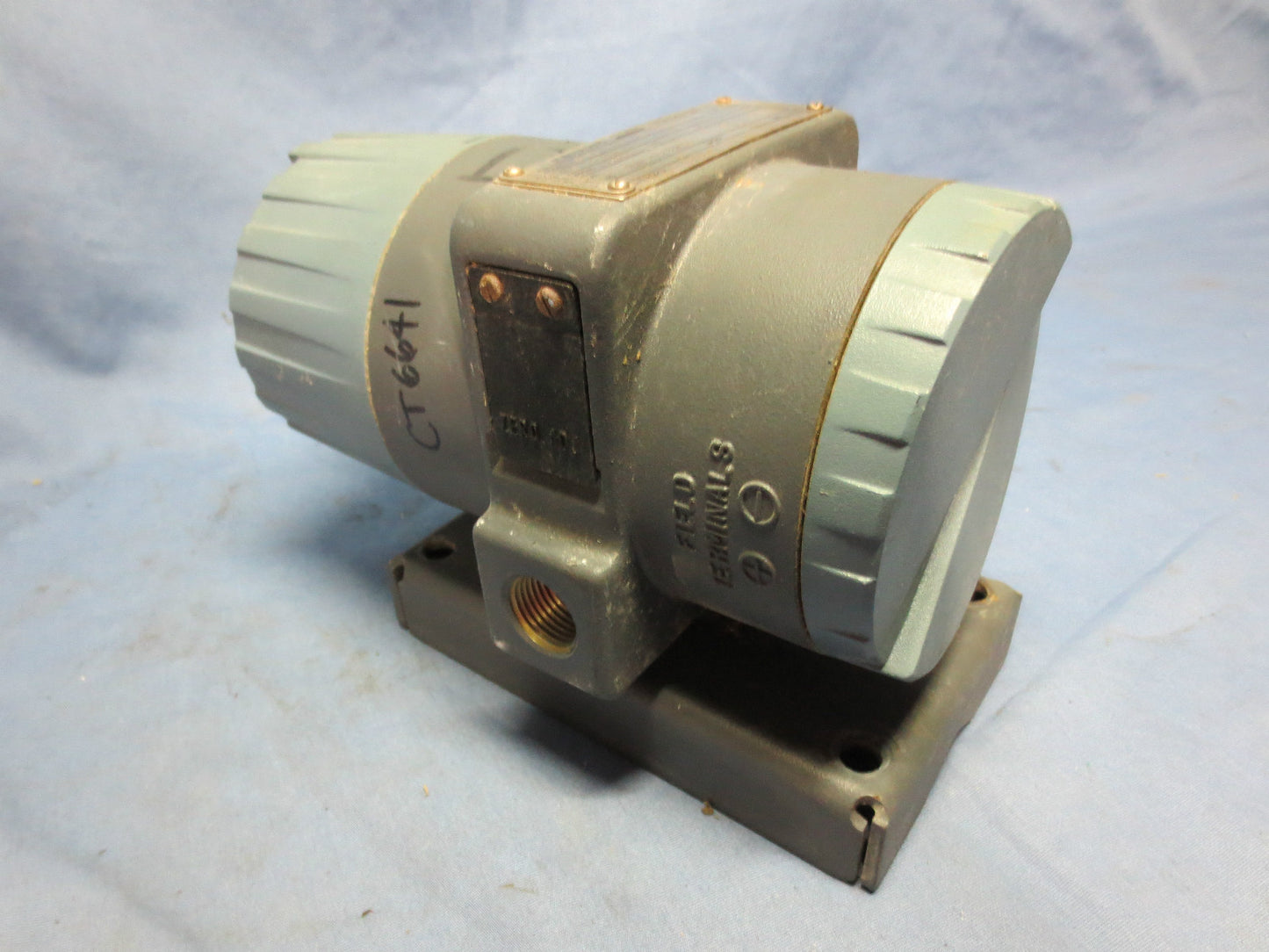 FOXBORO 870EC-LB137D ELECTRONIC CONDUCTIVITY TRANSMITTER - 0-1000 US/CM